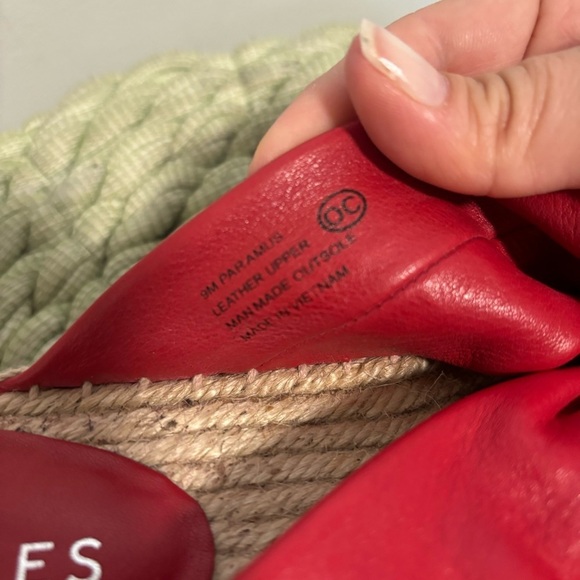 AEROSOLES Paramus Red Leather Twist Strap Slip On Flat Espadrille Sandals NWOB - Picture 6 of 7